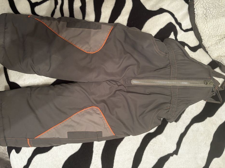 Продам зимний комбинезон на мальчика