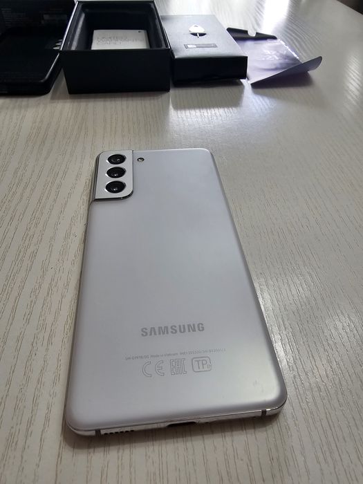 Самсунг Galaxy S21 продам