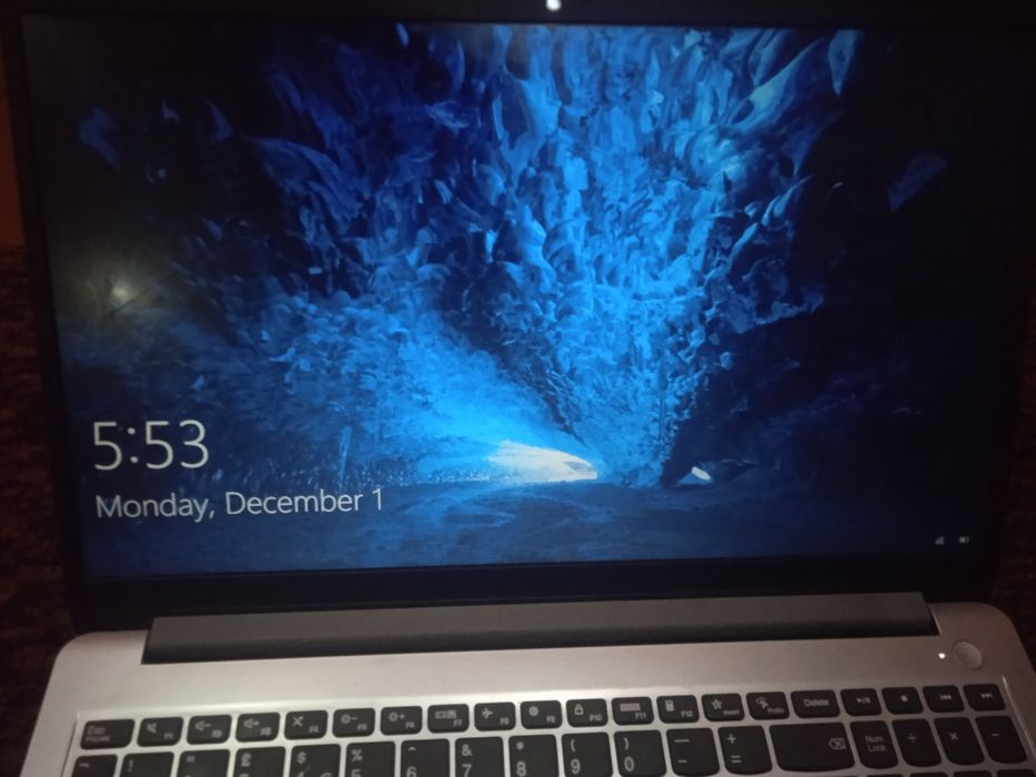 Lenovo 82V7 aybi yoʻq