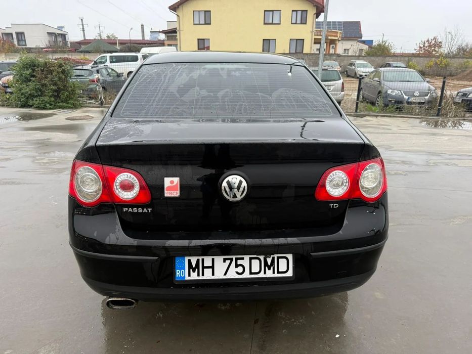 Volkswagen Passat Passat 1.9 Berlina, Navigatie, Camera mers inapoi