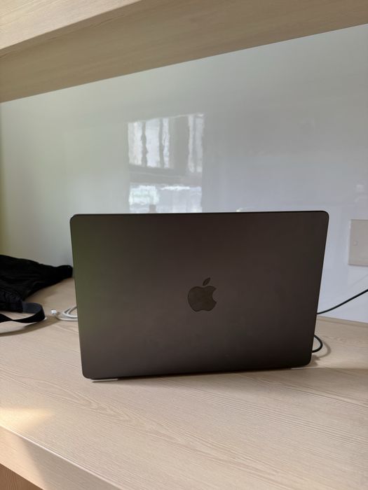 Macbook pro m4 16+512