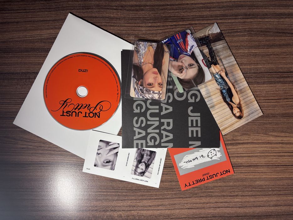 Izna Kpop албуми