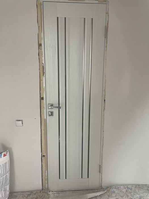 Двери межкомнатные б/у