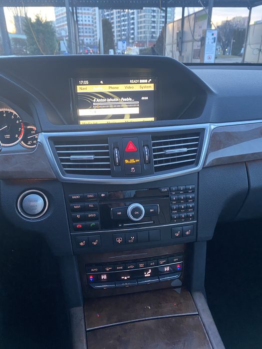 Mercedes-Benz E550 V8 4MATIC AMG PACK