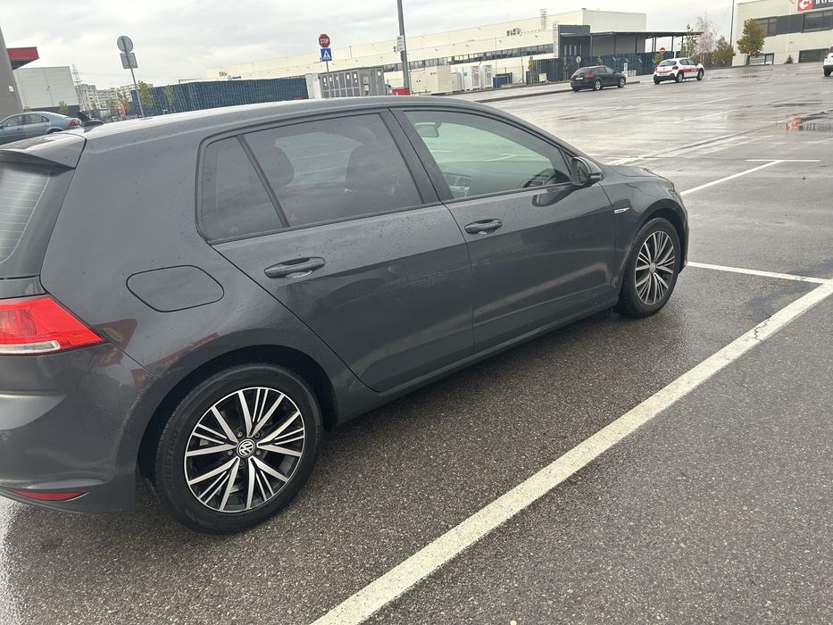 Продавам голф 7 във перфектно състояние без забележки