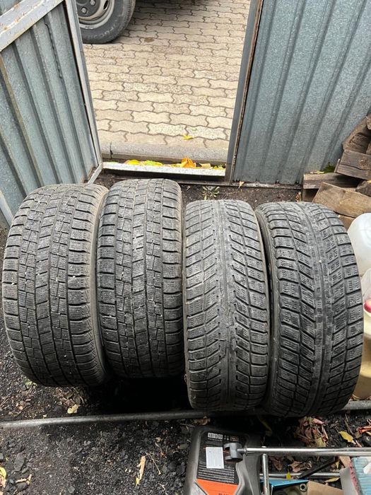 Продам 4 шины липучка