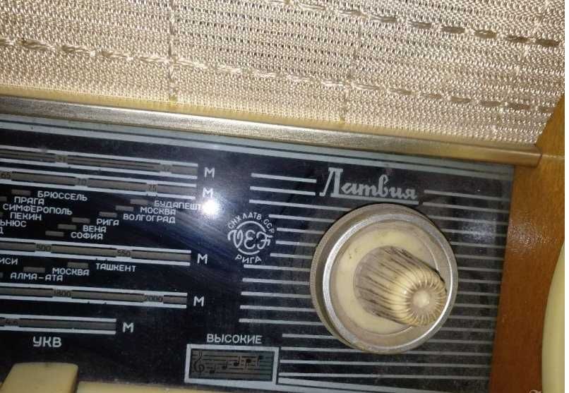 Мини радио 6/10/2см.Руски ретро  радио грамофон ''Латвия''  60''