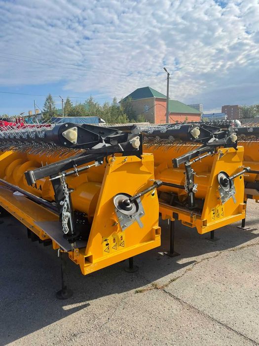 Платформа подборщик на комбайн Есиль Акрос Вектор Нью Холанд в наличии