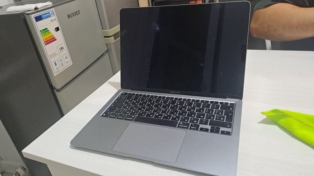Macbook air m1, 8gb ram