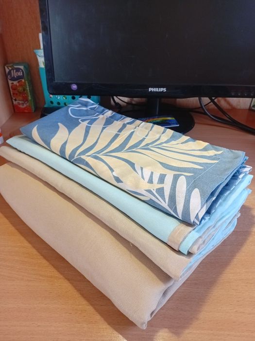 Пододеяльник и три наволочки 70х70, полотенца лицевые