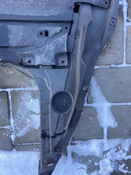 Scut motor scut cutie lateral prag pentru bara M Bmw E90 E91 E92