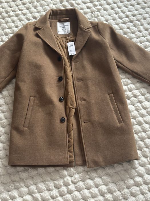 Haina baieti Abercrombie, maro, marime 13-14 ani, noua cu eticheta