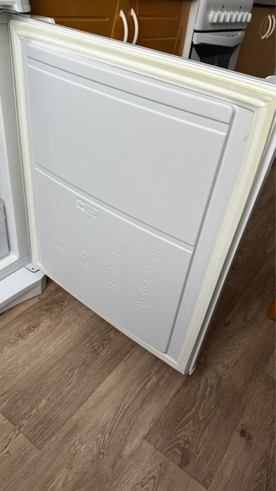 Продам б/у холодильник робочий