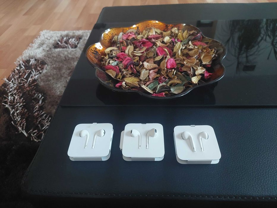 Casti originale Iphone 11,12.13 + Incarcator si cablu de date