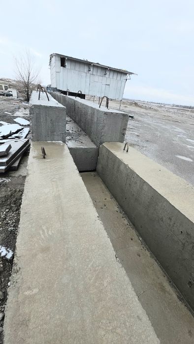 Лоток бетонный новый