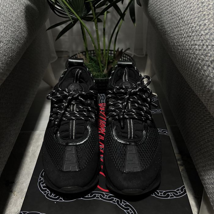 Versace chain reaction 40