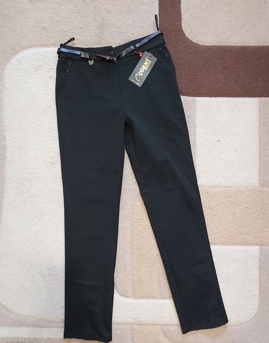 Pantaloni de damă eleganți