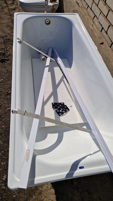 Продаётся ванна 170 см