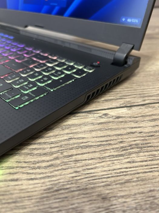 Asus rog strix 17