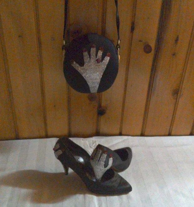 Set: pantofi cu geantă negre, de saten, cu pietricele