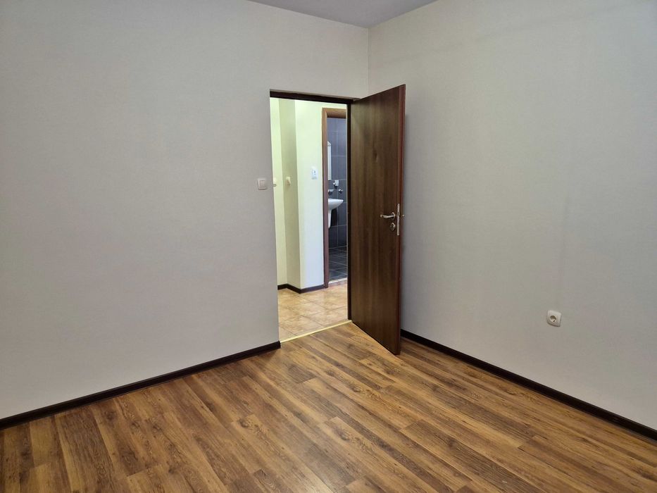 Продавам тристаен южен апартамент в гр.Велико Търново