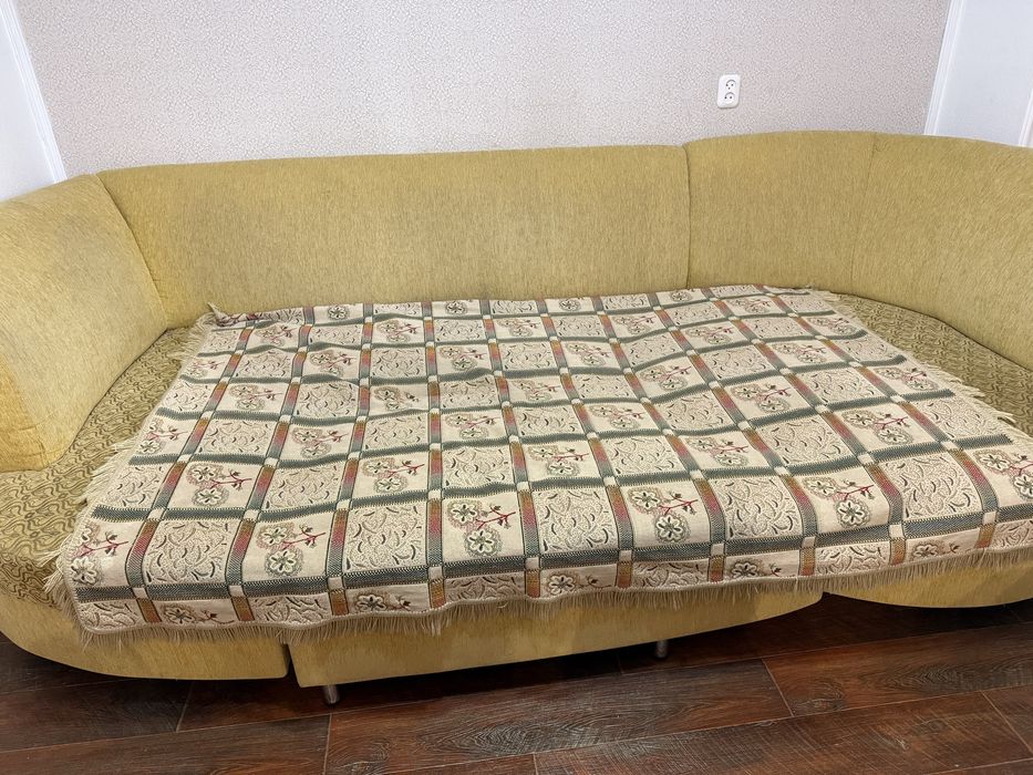 Диван в хорошем состоянии