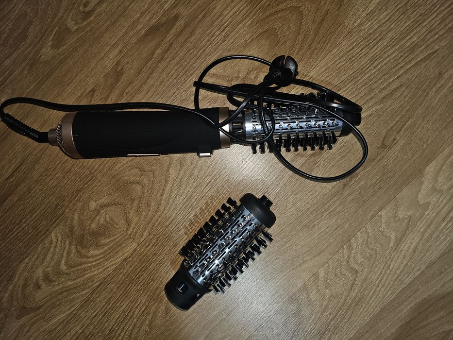 Perie rotativă cu 2 capete