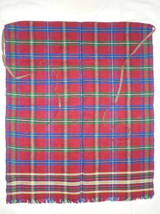 Ръчно тъкани котленски престилки с народни мотиви