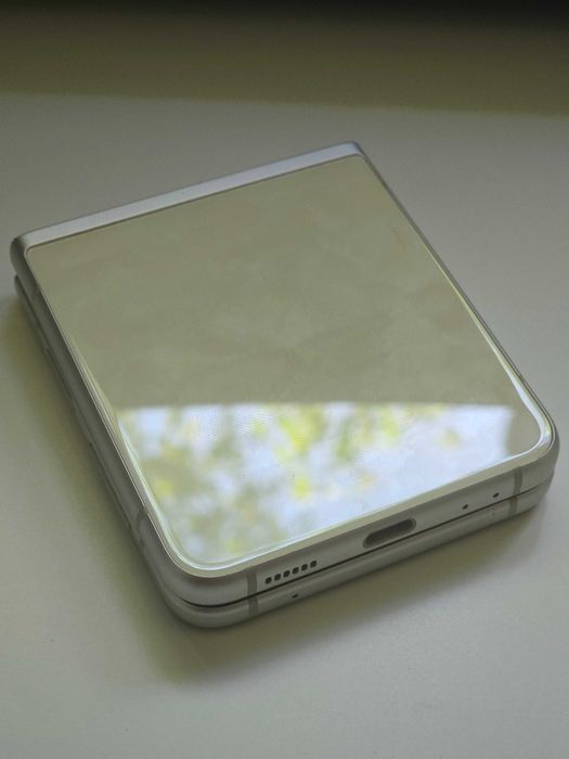 Samaung Galaxy Z Flip 3