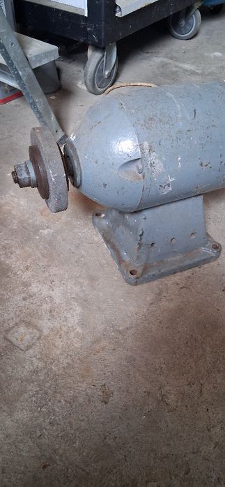 Polizor    de      banc