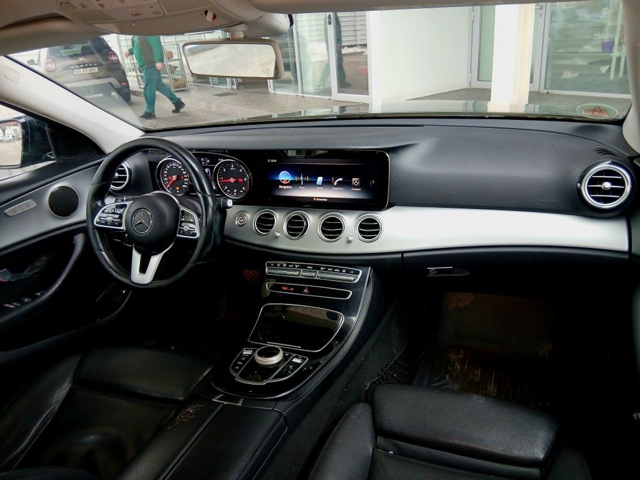 Mercedes-Benz E220 2020 AMG 4MATIC Impecabil