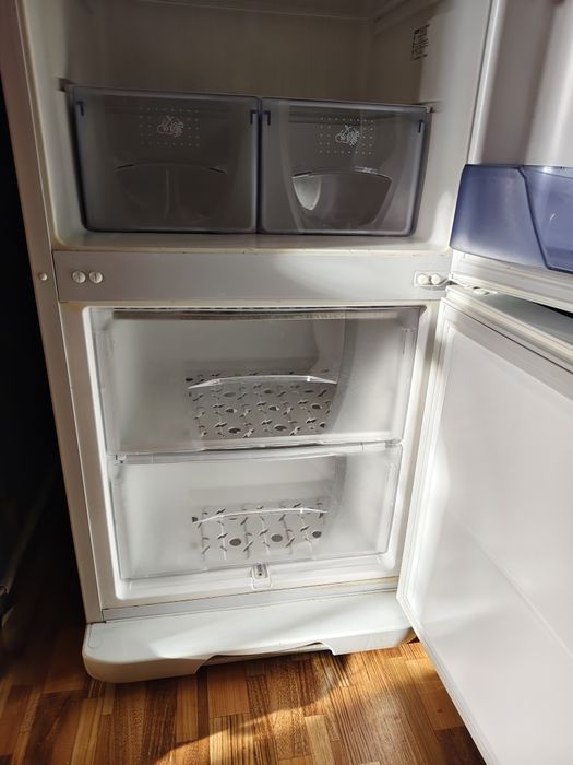 Продаю Холодильник