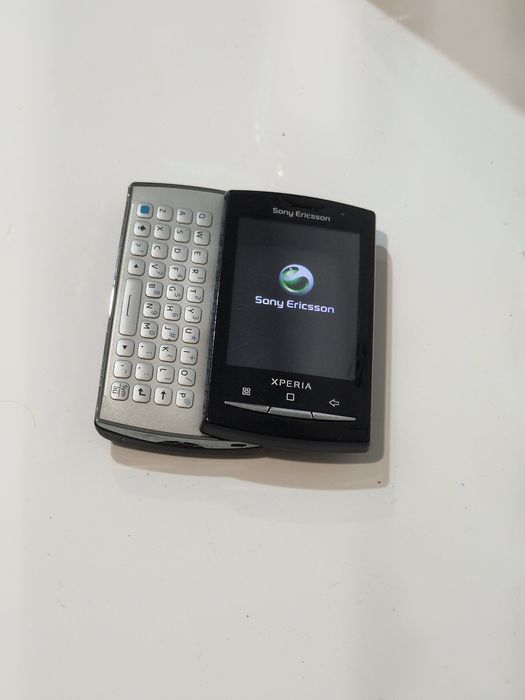 Super telefon Sony Xperia cu tastatura laterala.  Perfect funcțional