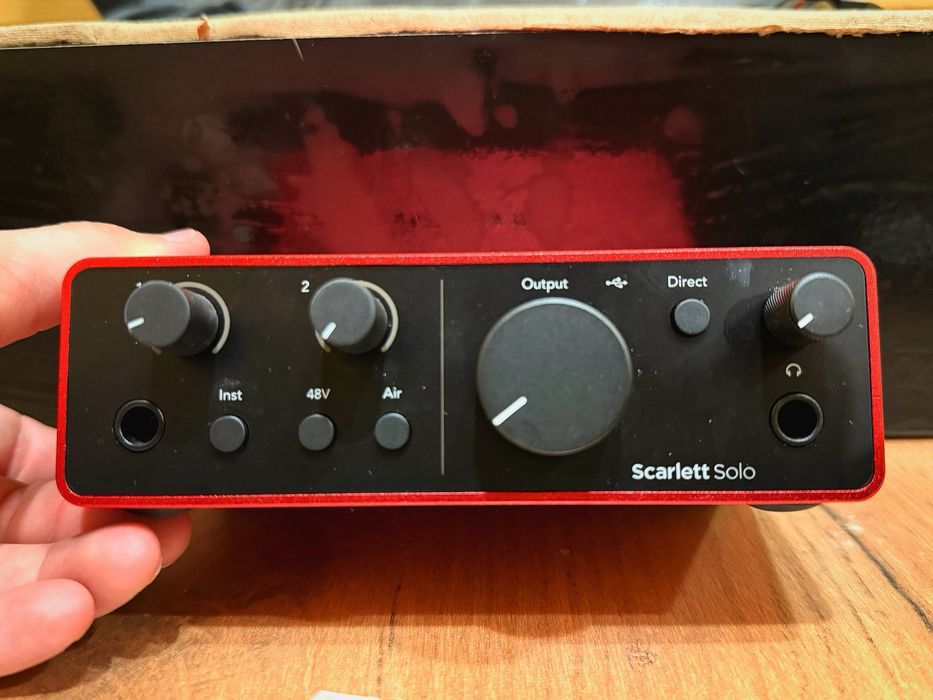 Студийный комплект Focusrite Scarlett 2i2 Studio 4th Gen (новый,)