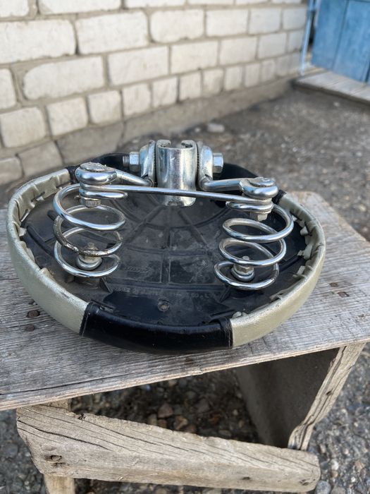 Сиденье велосипедное