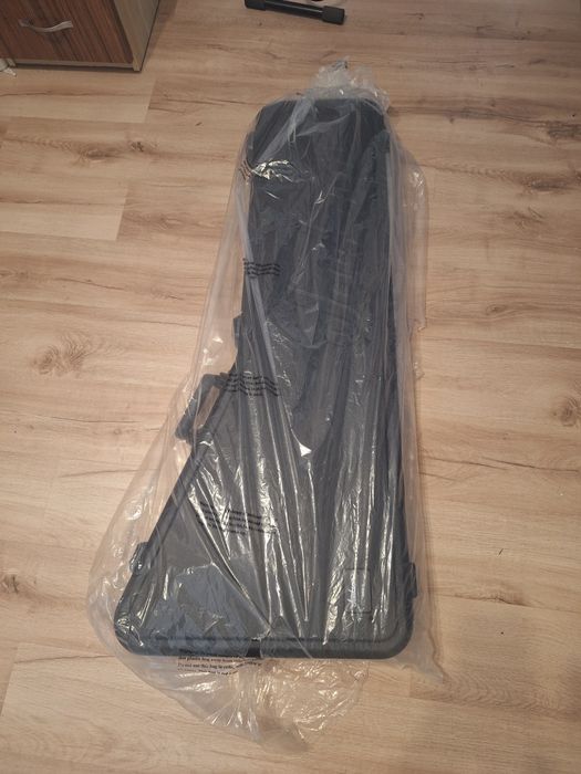 Куфар на Jackson за King V китари!