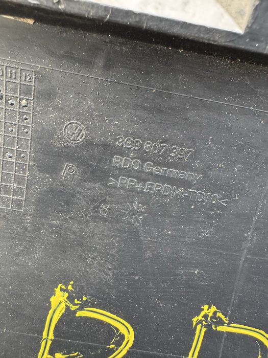 Capace carlig cui tractare bara spate vw passat b6 cod produs oem 3C9807397