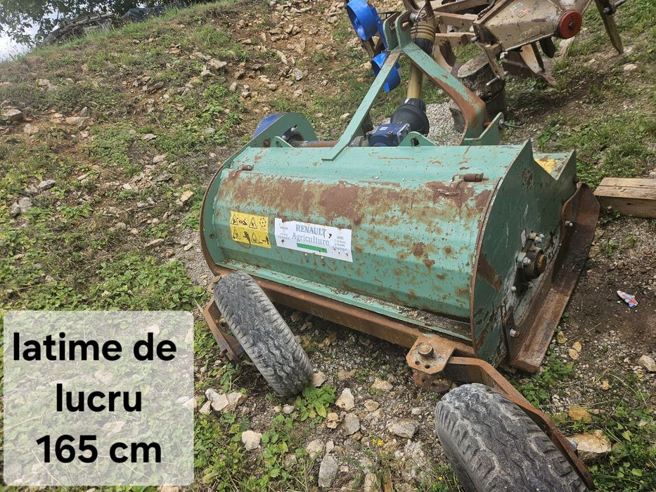 Freza de vegetatie si tocator cu picap pentru crengi , broior