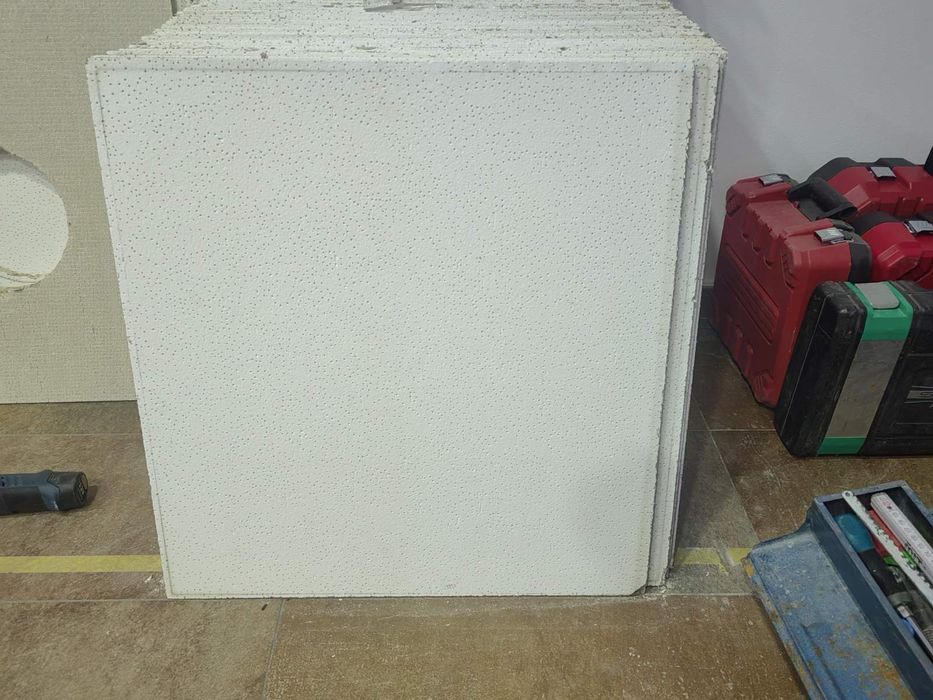 Пана за окачен таван