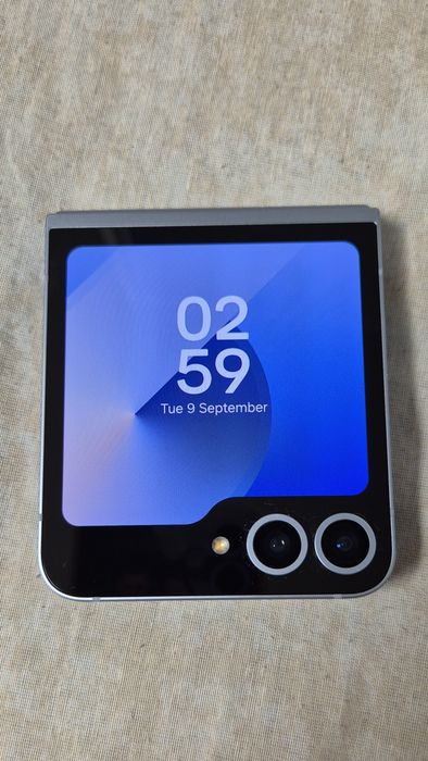 Samsung Galaxy Z Flip6