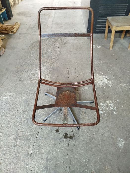 Карказ железный для кресла
