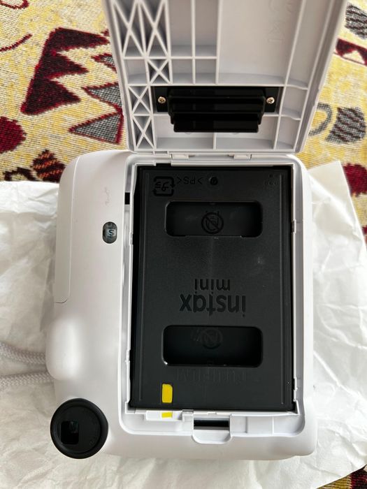 Instax mini 12 (камера) FUJIFILM