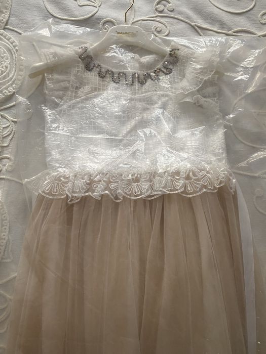 Продаются детские нарядные платья