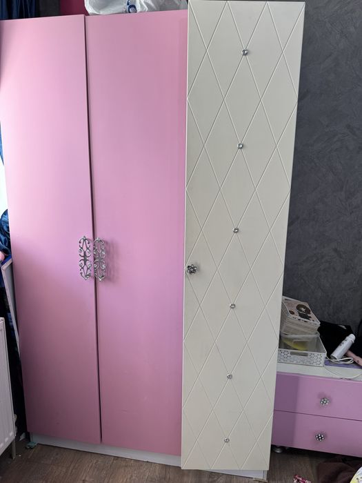 Шкаф в детскую комнату