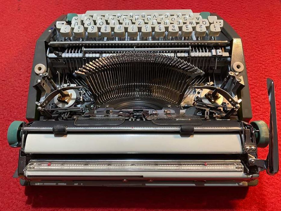 Masina de scris Olympia SF De Lux