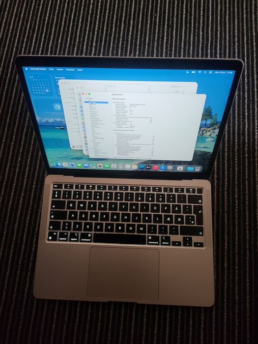 Macbook air m1 13 inch 2020 256 ssd 8 GB ram