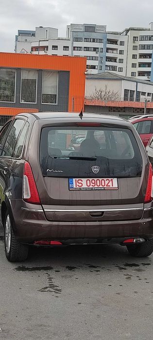 Autoturism Lancia musa oro