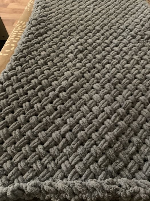 Ръчно изплетено одеяло