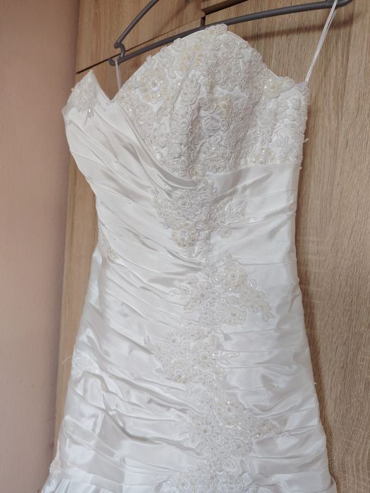 Елегантна булчински рокля