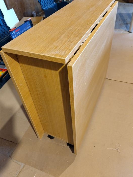 Masă pliantă          ,